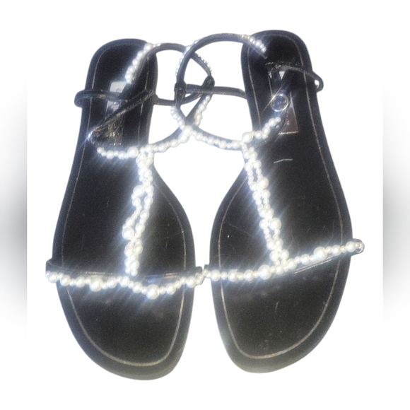 Chic Black Sandals with Pearl Detailing - Picture 1 of 7